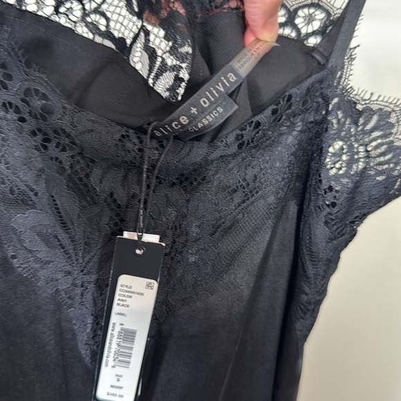 Alice and Olivia
Sondra Lace-Trim Camisole - Picture 6 of 7